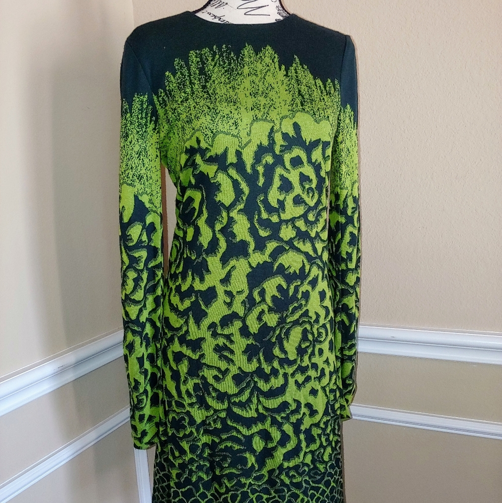 SOLD! W WORTH ABSTRACT GREEN SHEATH LS DRESS